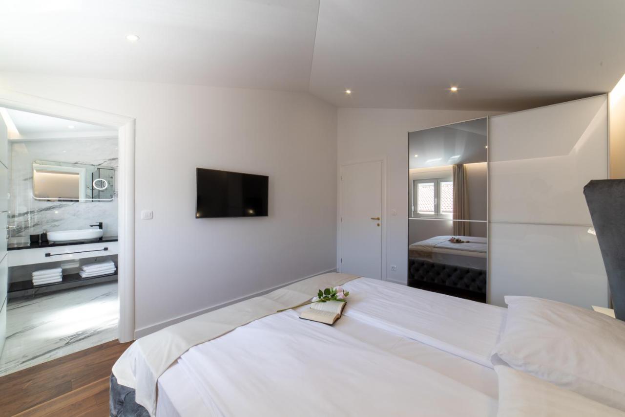 Apartament Besker *